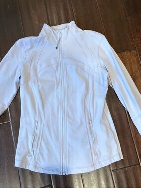 LIMITED EDITION lululemon athletica lavendar dew Zip Hoodie size 12